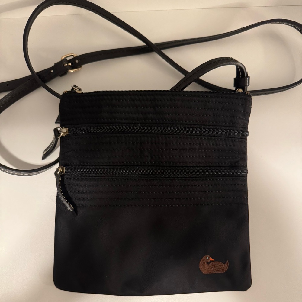 EUC Dooney & Bourke black Crossbody Bag with Embroidered Logo